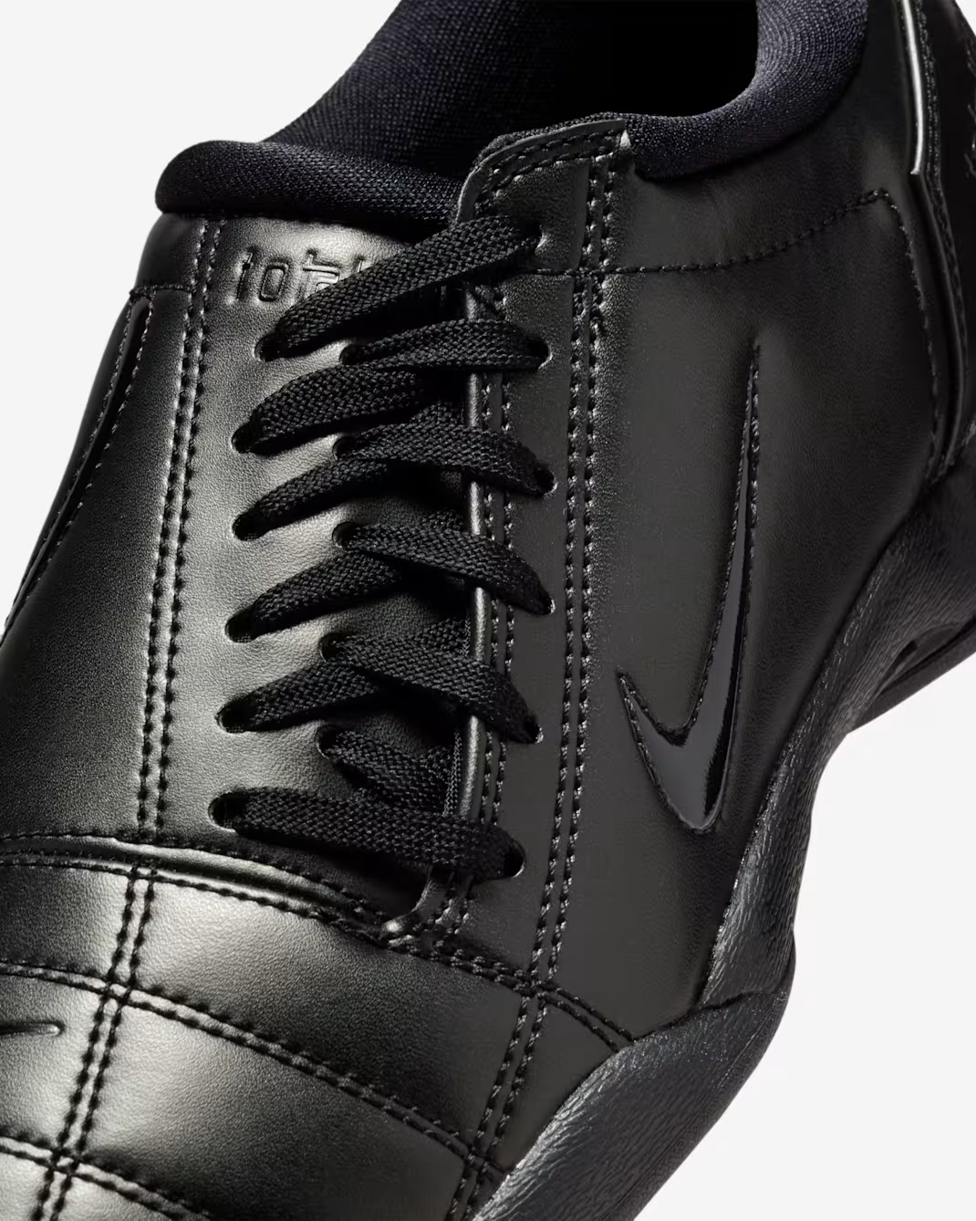 IM7595-002 Nike Total 90 3 Black Anthracite (Women's)
