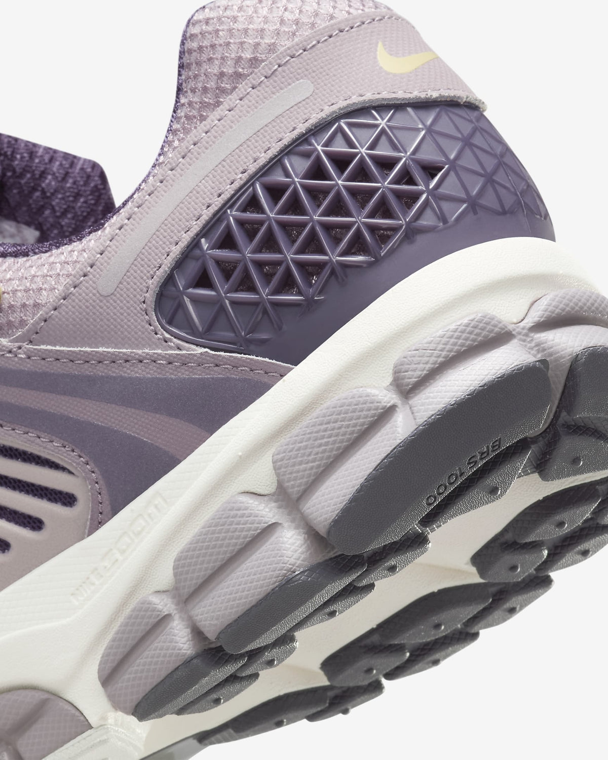 HQ3643-019 Nike Zoom Vomero 5 Platinum Violet Light Violet Ore Team Gold (Men's)