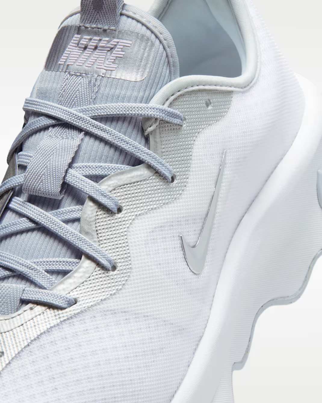 II7278-101 Nike Motiva 2 White/Pure Platinum (Women's)