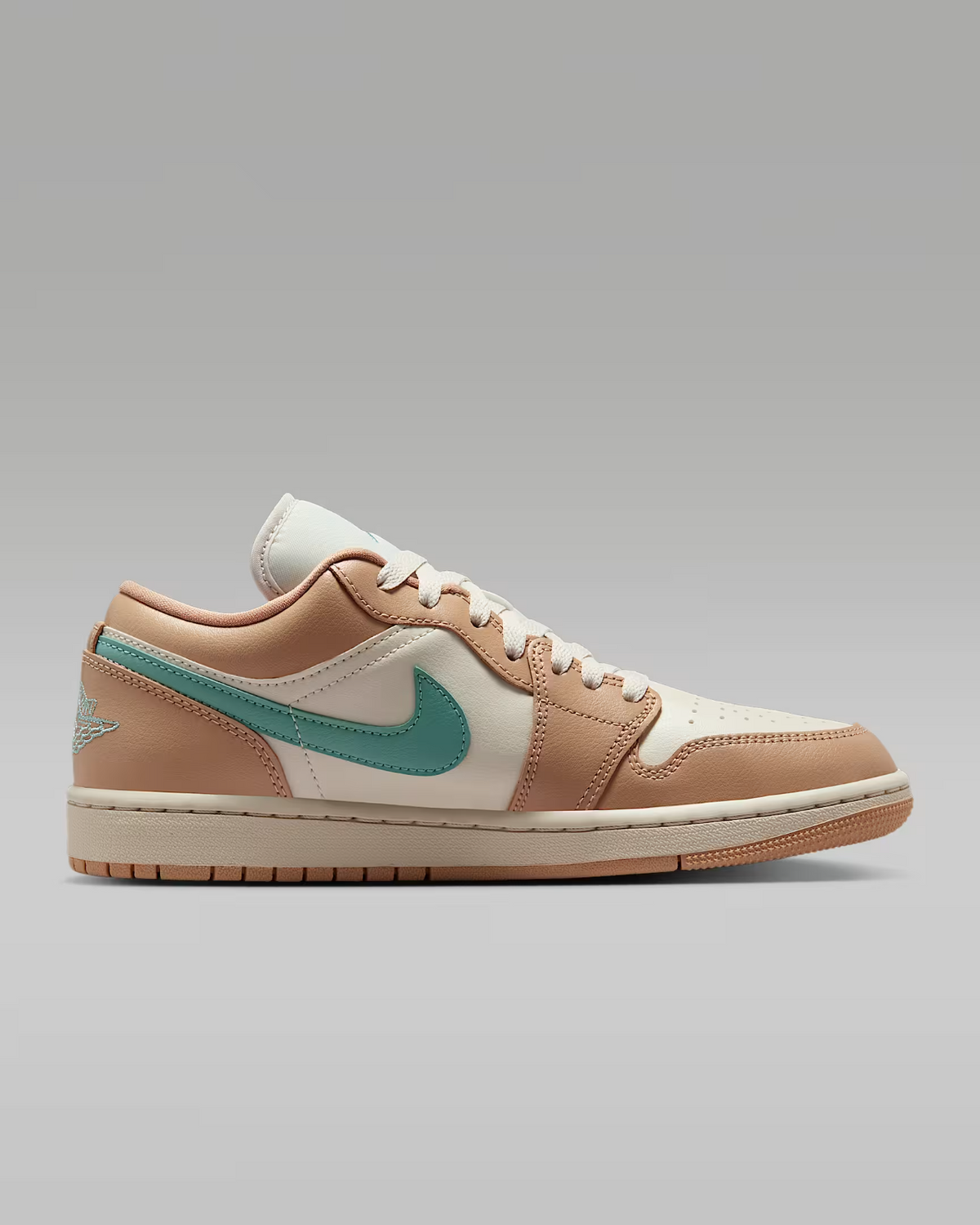 DC0774-130 Nike  Air Jordan 1 Low Hemp (Women's)