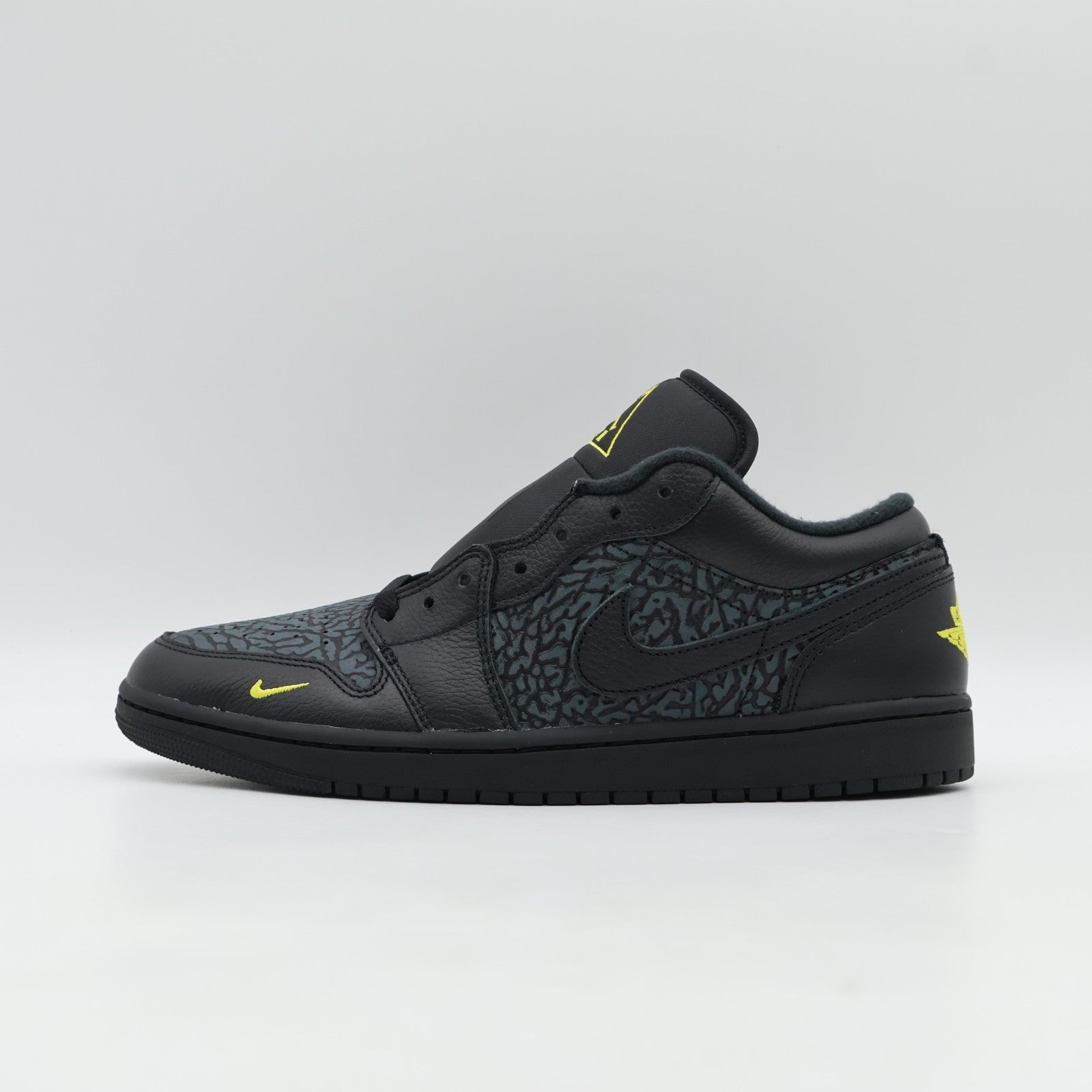 IM6568-010 Nike Air Jordan 1 Low SE Black Anthracite Tour Yellow (Menâs)