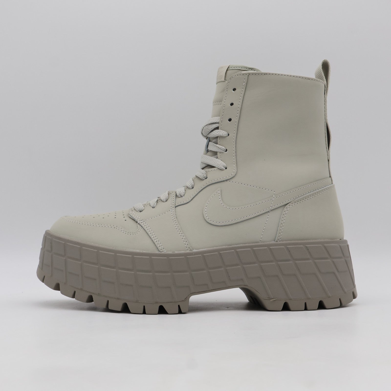 IR0837-099 Nike Air Jordan 1 Brooklyn Pale Grey Enigma Stone (Women's)