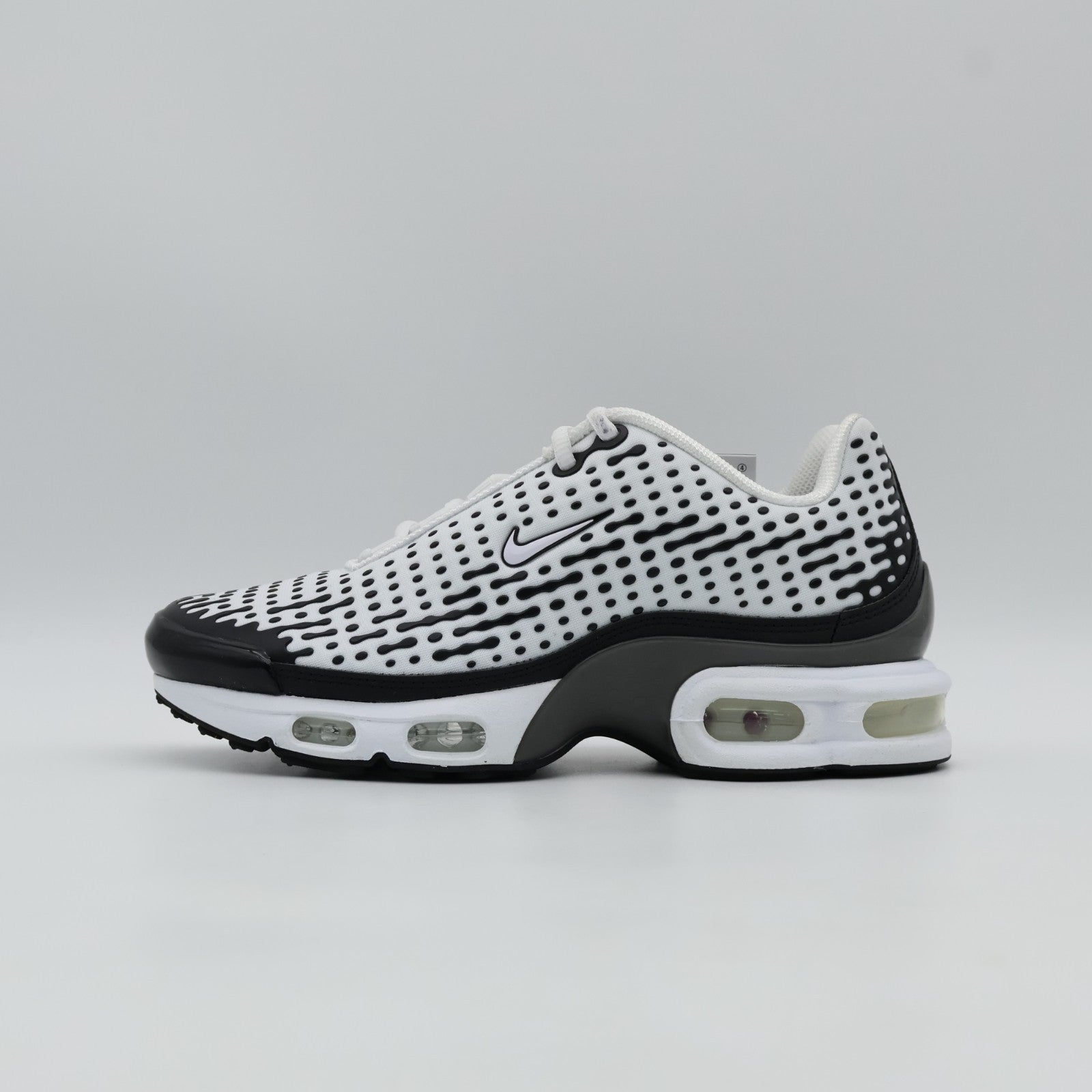HQ2197-100 Nike Air Max Plus 7 White Black (Men's)