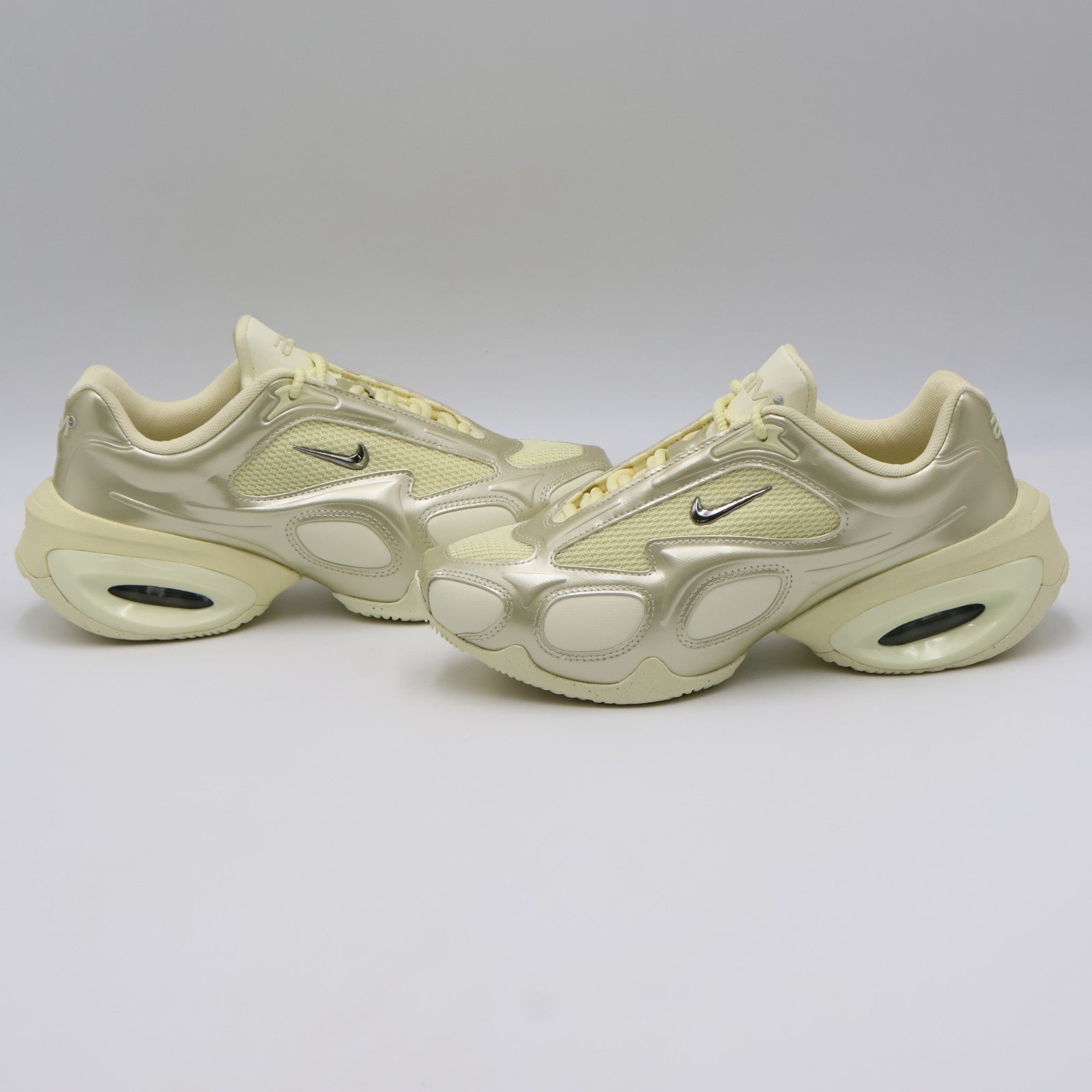 FV1920-700 Nike Women's Air Max Muse Alabaster Metallic Silver (Women's)