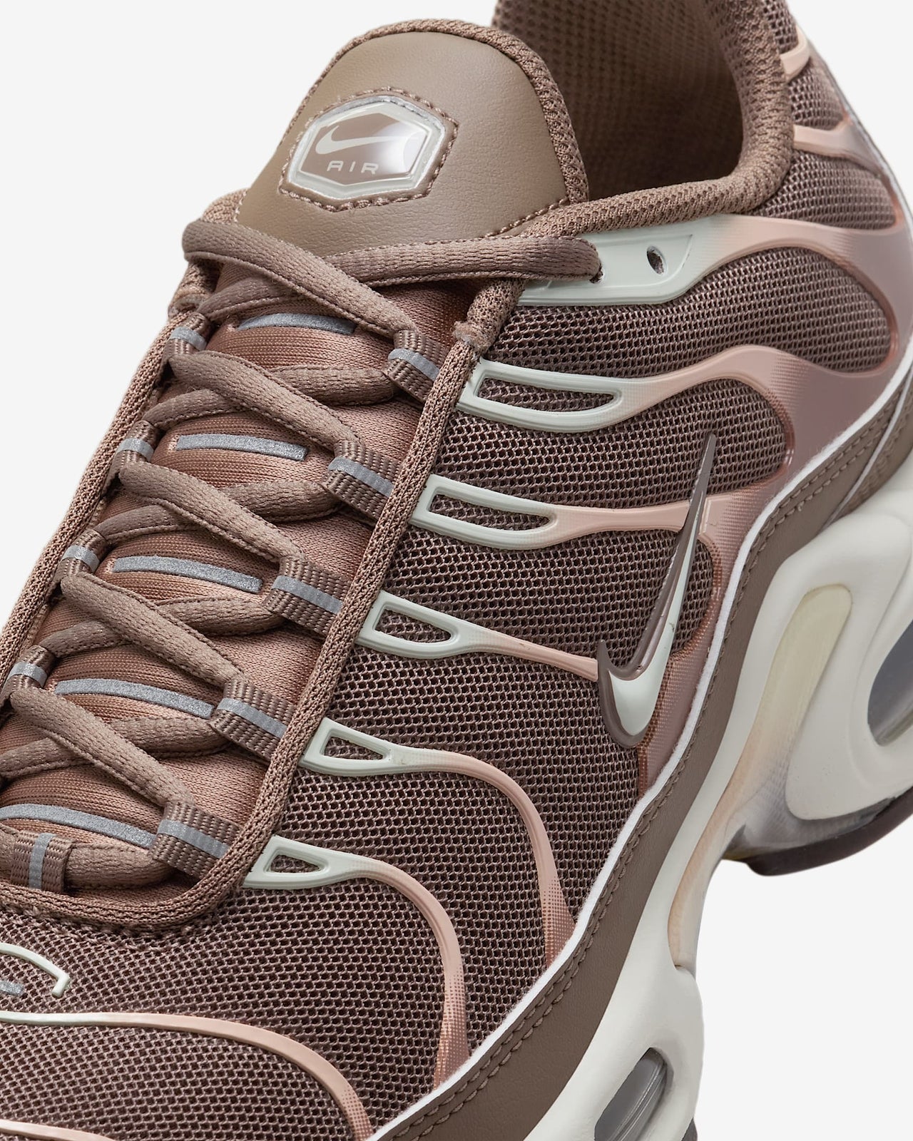 DZ3671-200 Nike Air Max Plus Mink Brown Baroque Brown Sail Metallic (Men's)