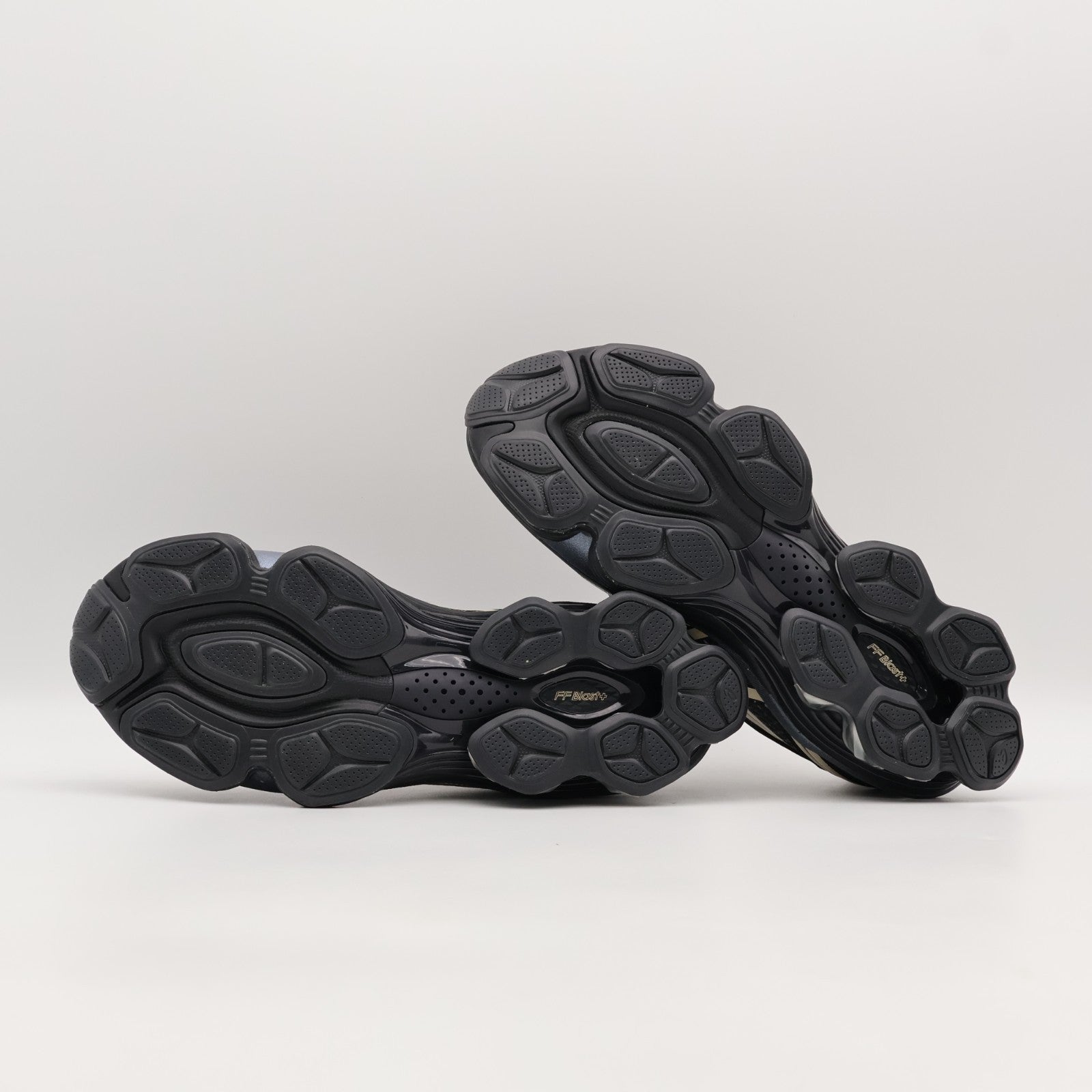 1203A748-001 Kiko Kostadinov Studio Asics US6-S Gel-Kinetic Fluent Black (Men's)