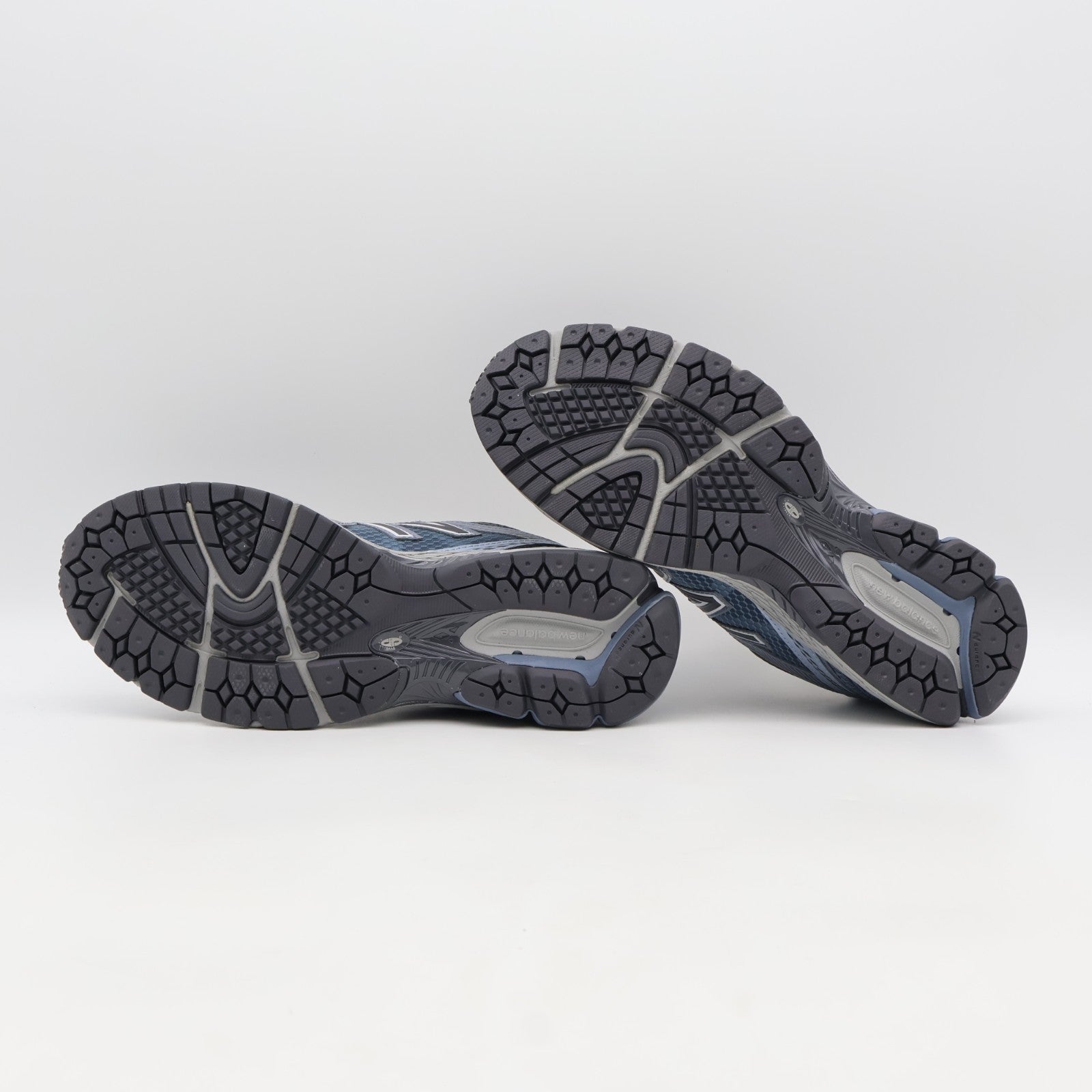 ML860RC2 New Balance 860V2 Midnight (Men's)