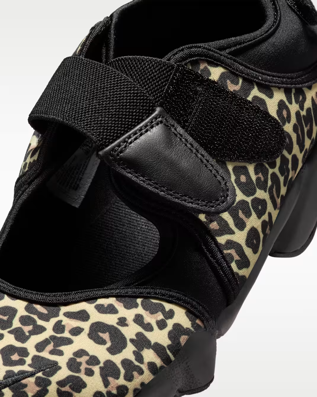 IR5696-010 Nike Women's Air Rift Leopard (Women's)