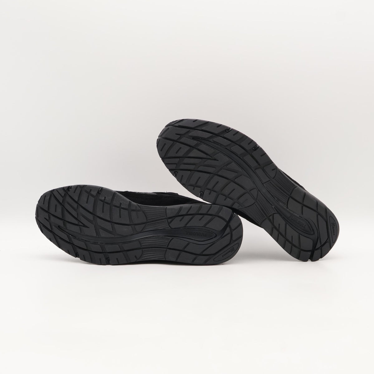 U991KK2 New Balance 991V2 Triple Black (Men's)