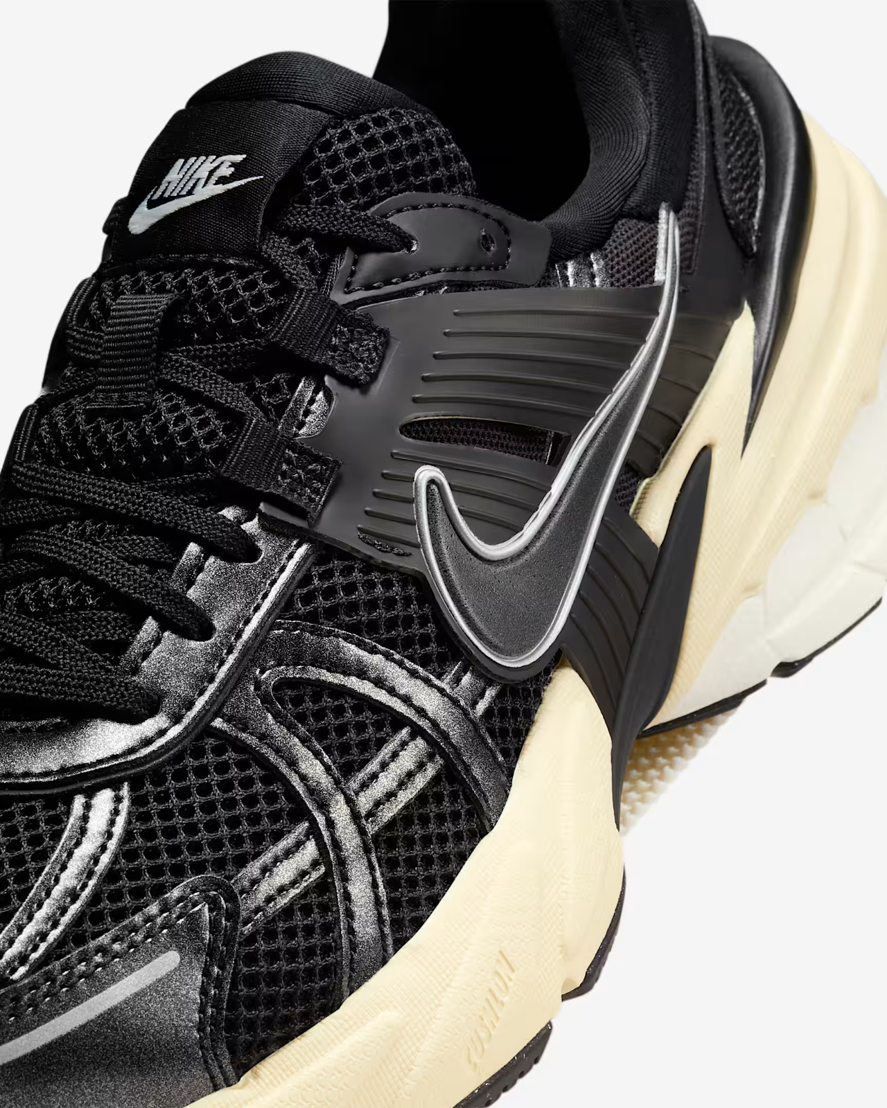 FD0736-012 Nike V2K Run Shoes Black Metallic Silver Muslin Black (Womenâs)