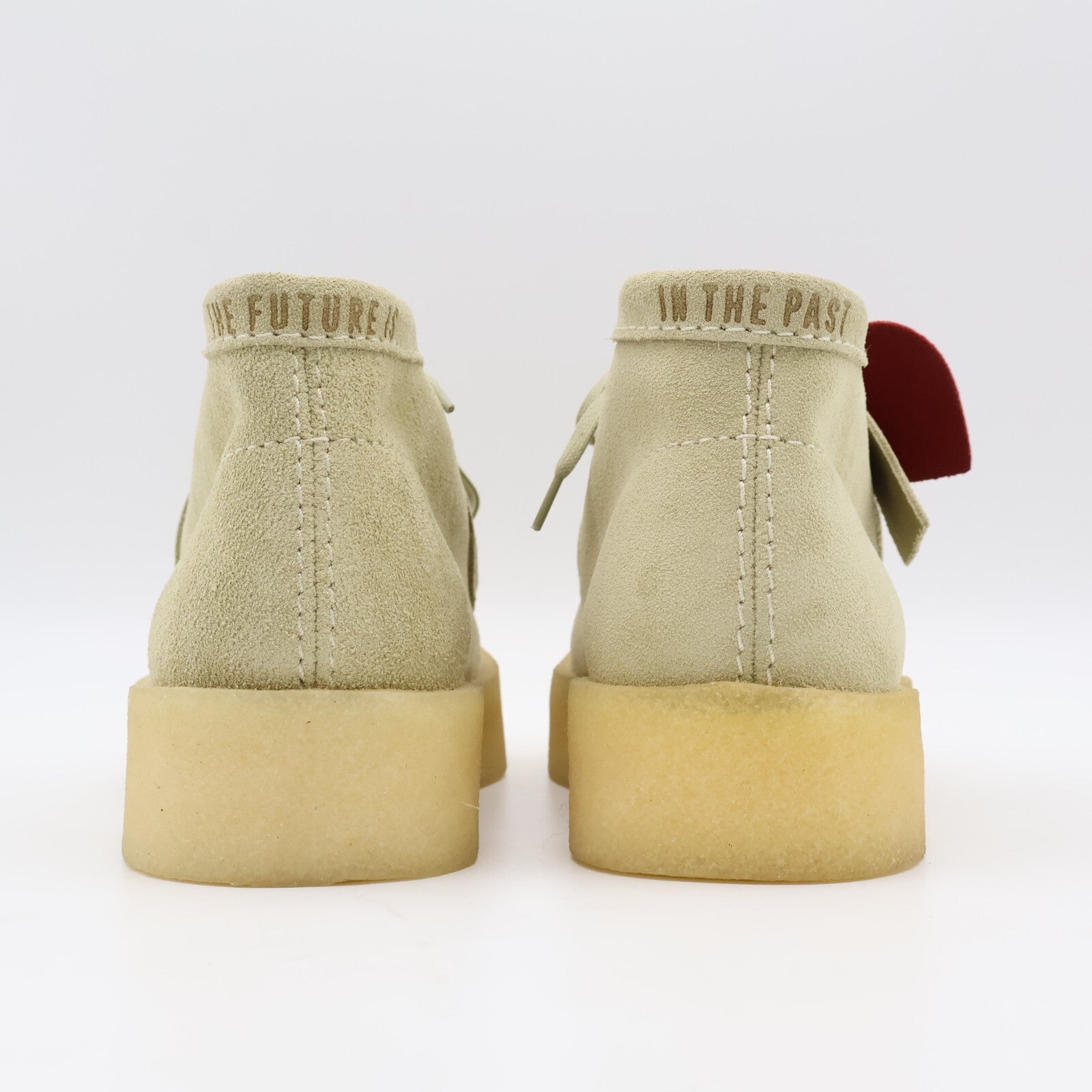 26180232 HUMAN MADE Clarks Wallabee Beige (Men's)