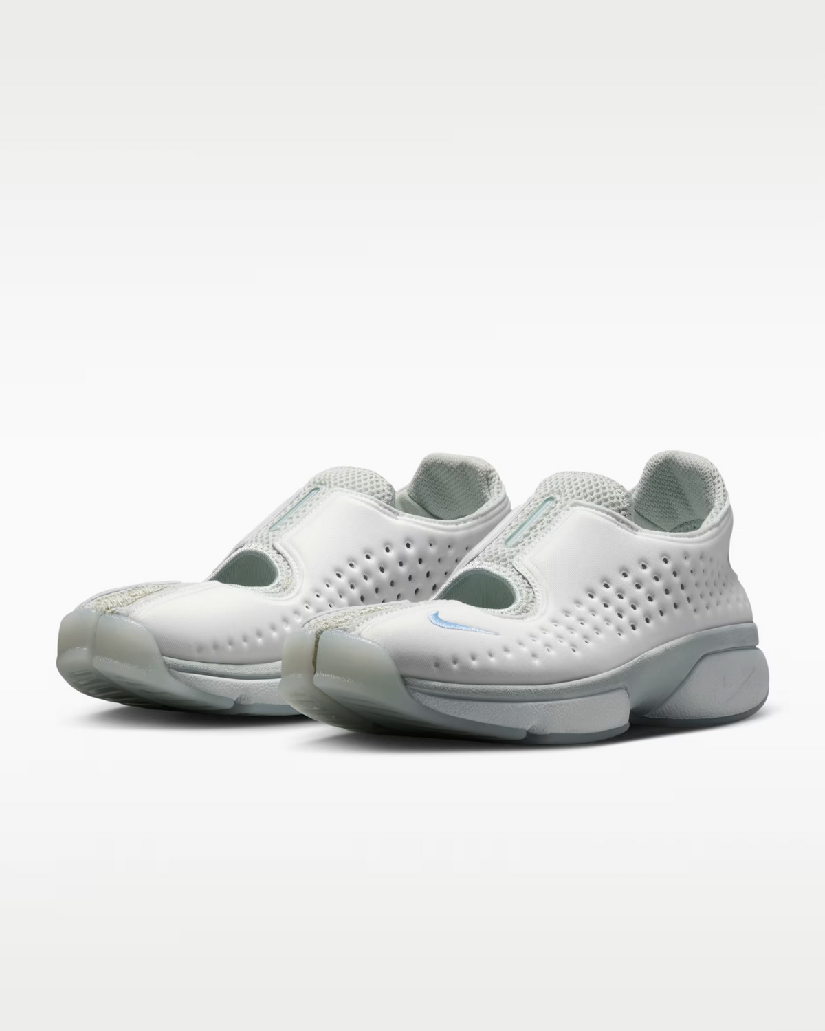 IQ8006-100 Nike Rift 2 "Summit White/Swan" (Women's)