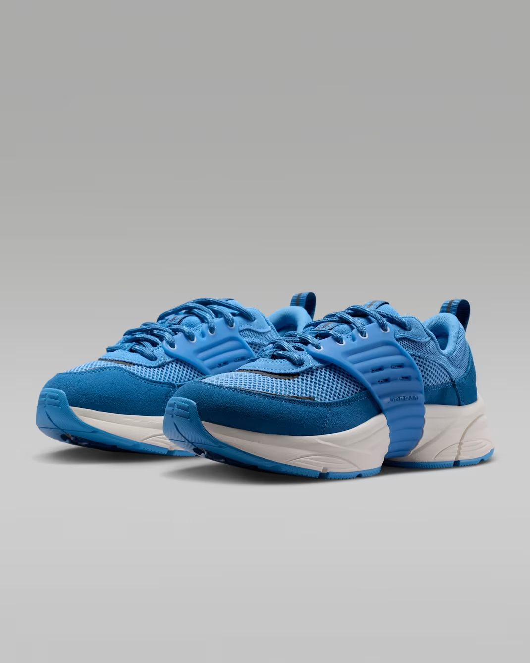 IR1839-400 Nike Jordan Trunner O/S "Blue Beyond/True Blue" (Women's)