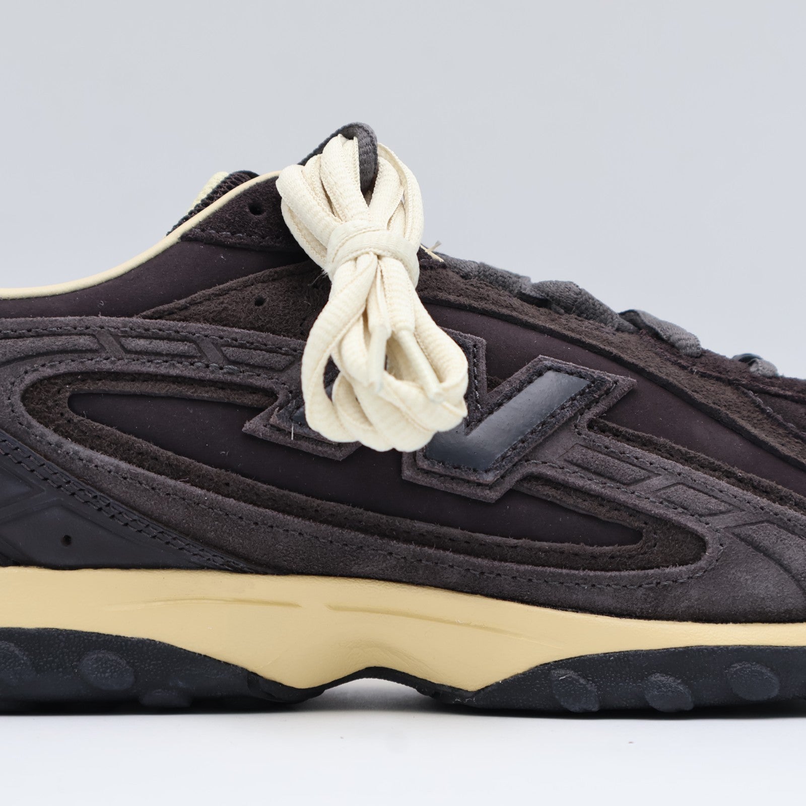 U204L5I7 AURALEE Ã New Balance 204L "Brown" (Men's)