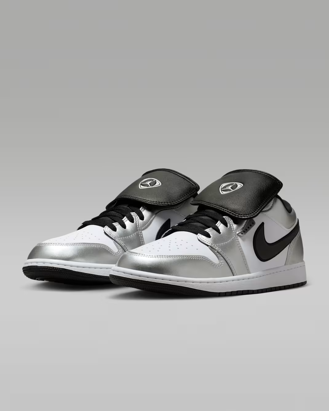 IR2278-100 Nike Air Jordan 1 Low Se White Black Metallic Silver (Men's)