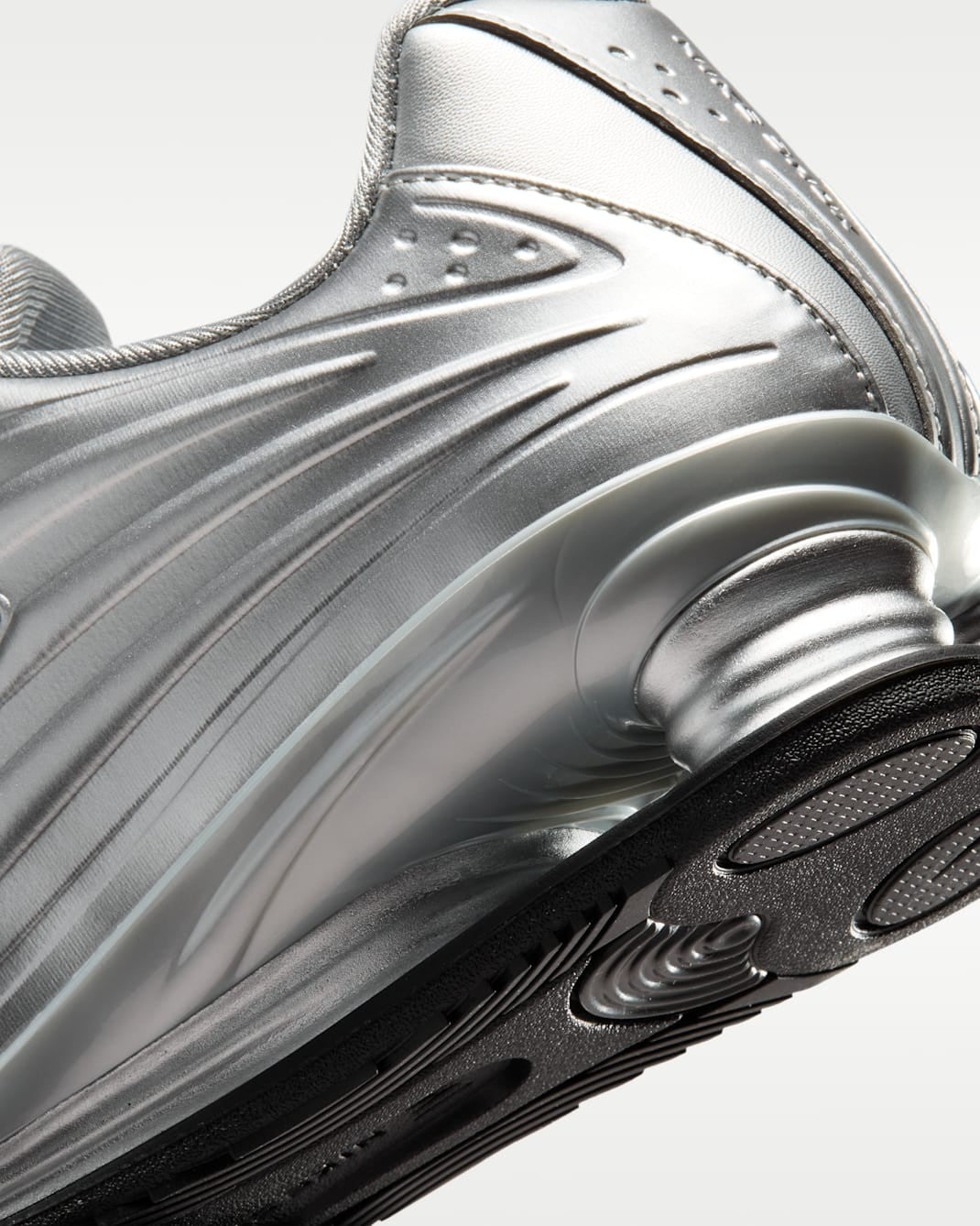 IO7843-002 Nike Women's Shox Z Metallic SilverBlack (Women's)