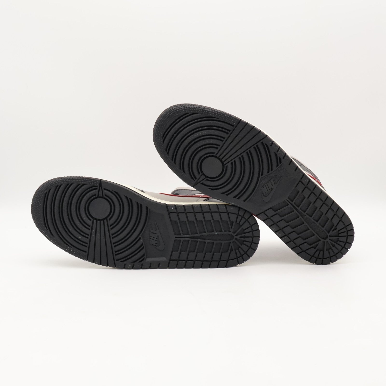 BQ6472-060 Nike WMNS Air Jordan 1 Mid Black Grey Gym Red