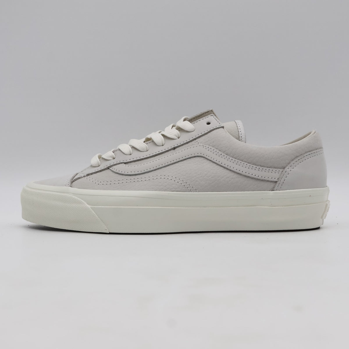 VN000D57WHT Vans Premium Old Skool 36 Le Marais White (Men's)