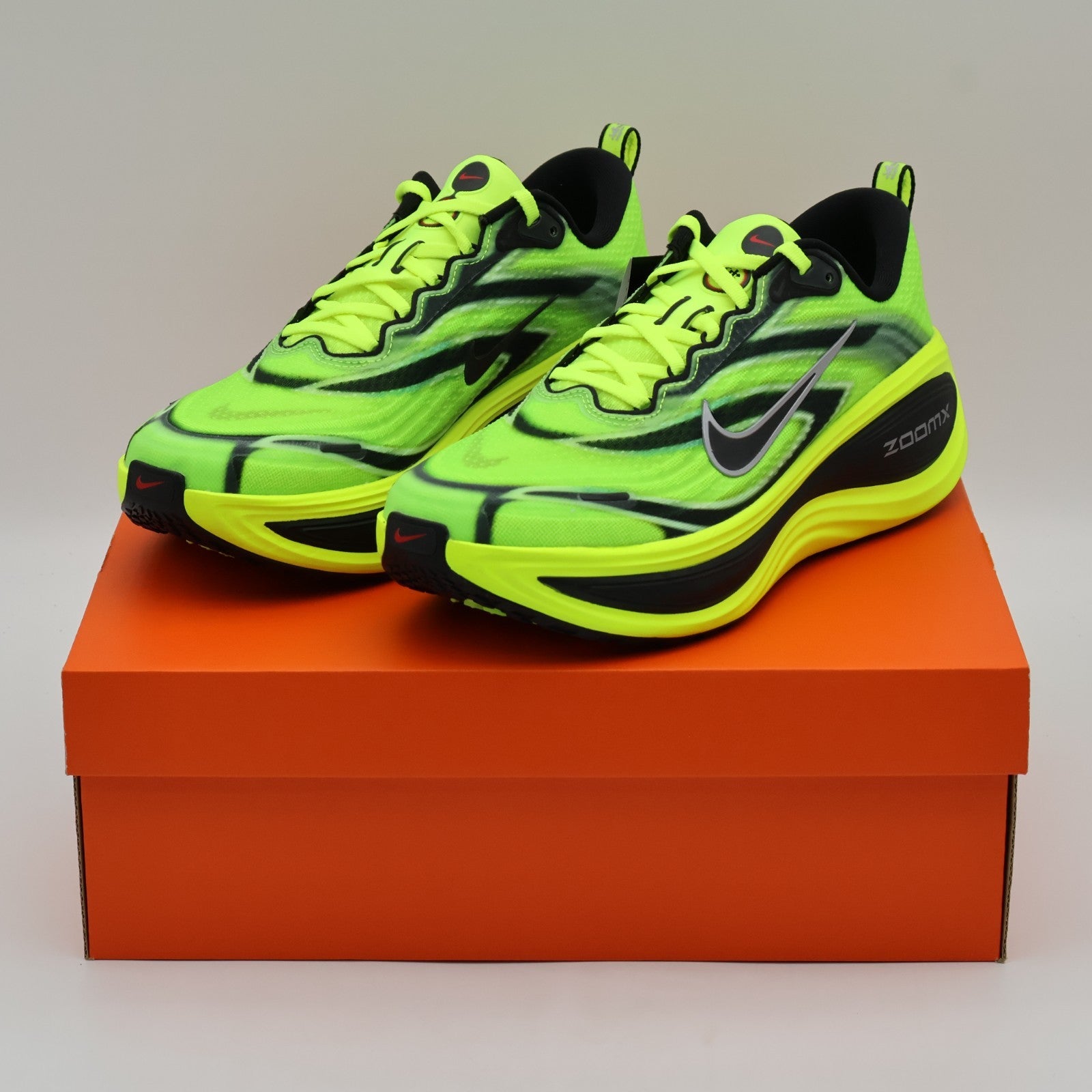 IM8072-999 Nike Vomero Plus Ekiden Pack Volt (Men's)