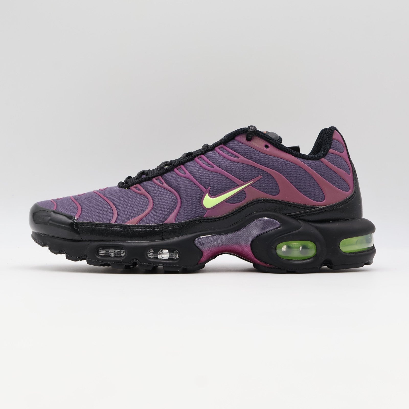 IR5898-573 Nike Air Max Plus OG "Dark Raisin/Black" (Men's)