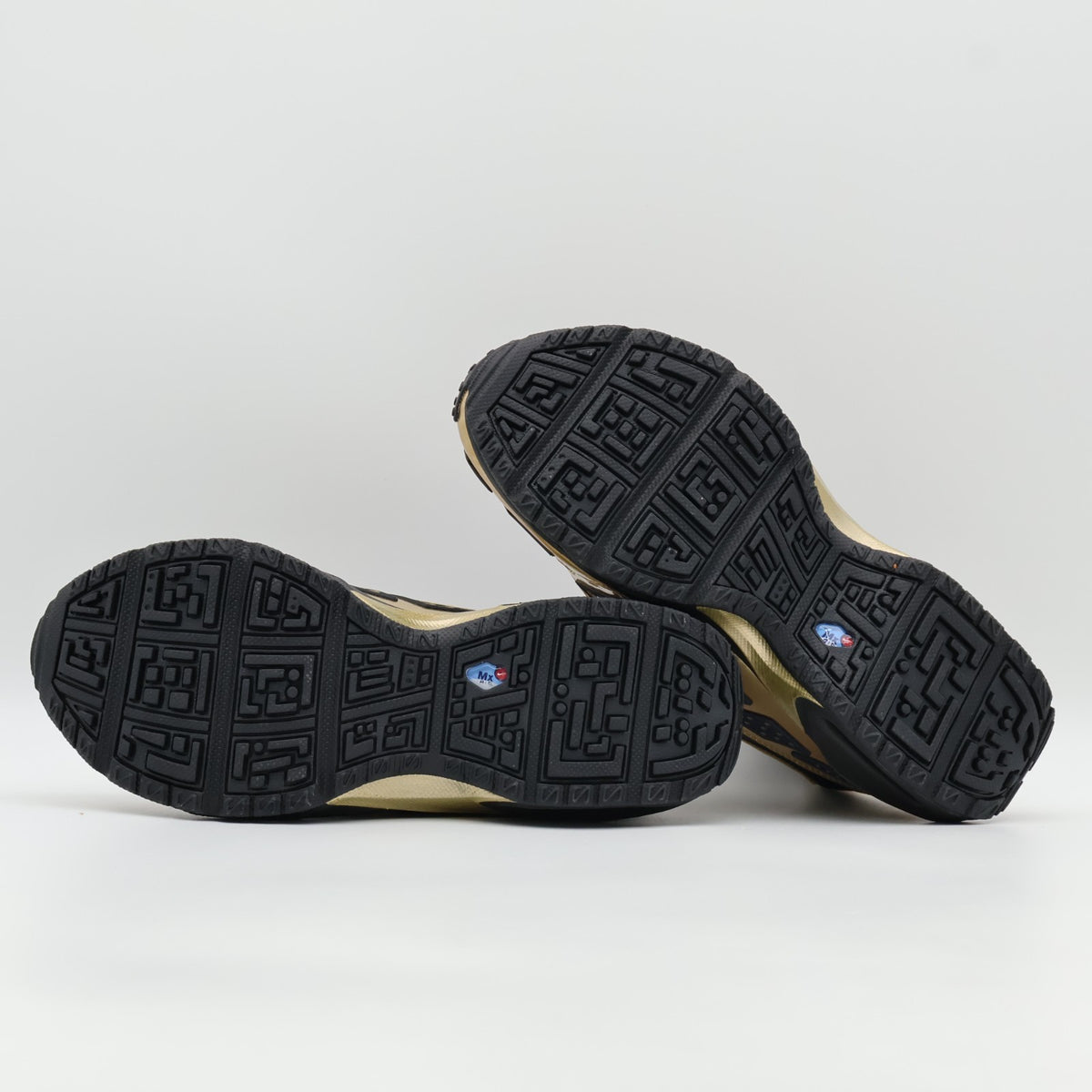 HJ4130-002 Nike Air Max SNDR Black and Metallic Gold (Women's)