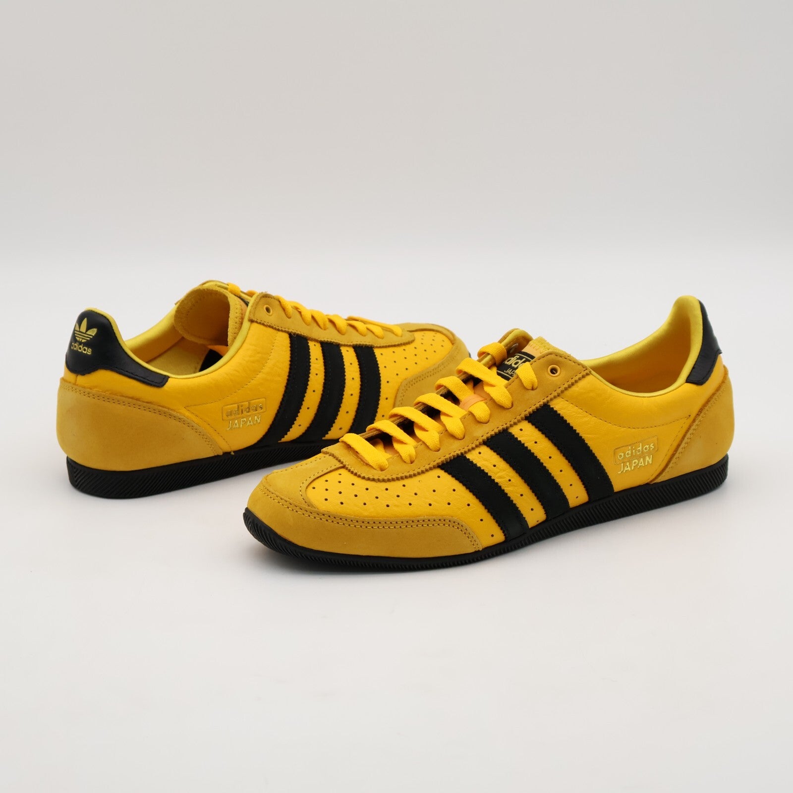JI2665 adidas Originals Japan Core Yellow Core Black Gold Metallic (Women's)