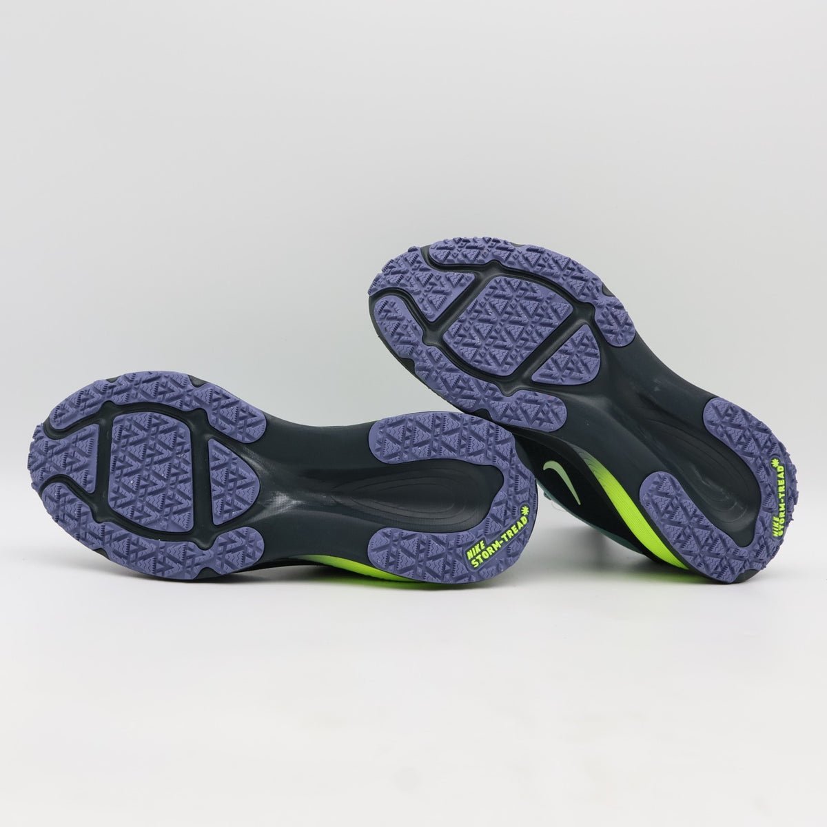 HQ7001-300 Nike Vomero 18 GORE-TEX Seaweed Cannon Volt Barely Volt (Men's)