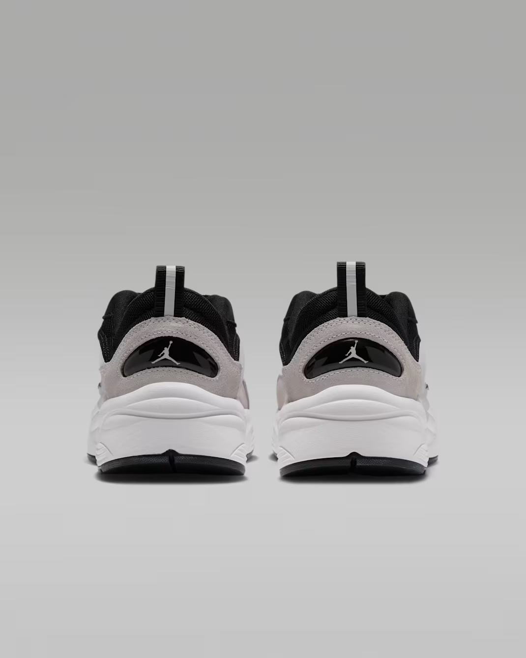 IB3722-013 Nike Jordan Trunner O/S "Black/White" (Men's)