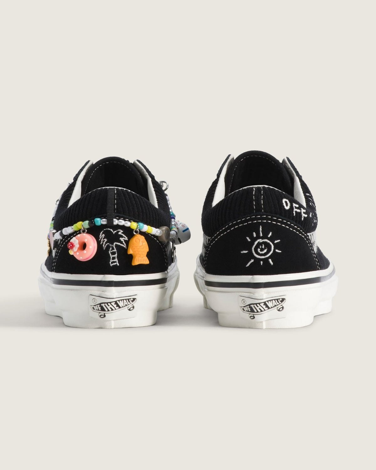 VN000EGYBPR Vans Premium Old Skool Charms "Black/Marshmallow" (Unisex)