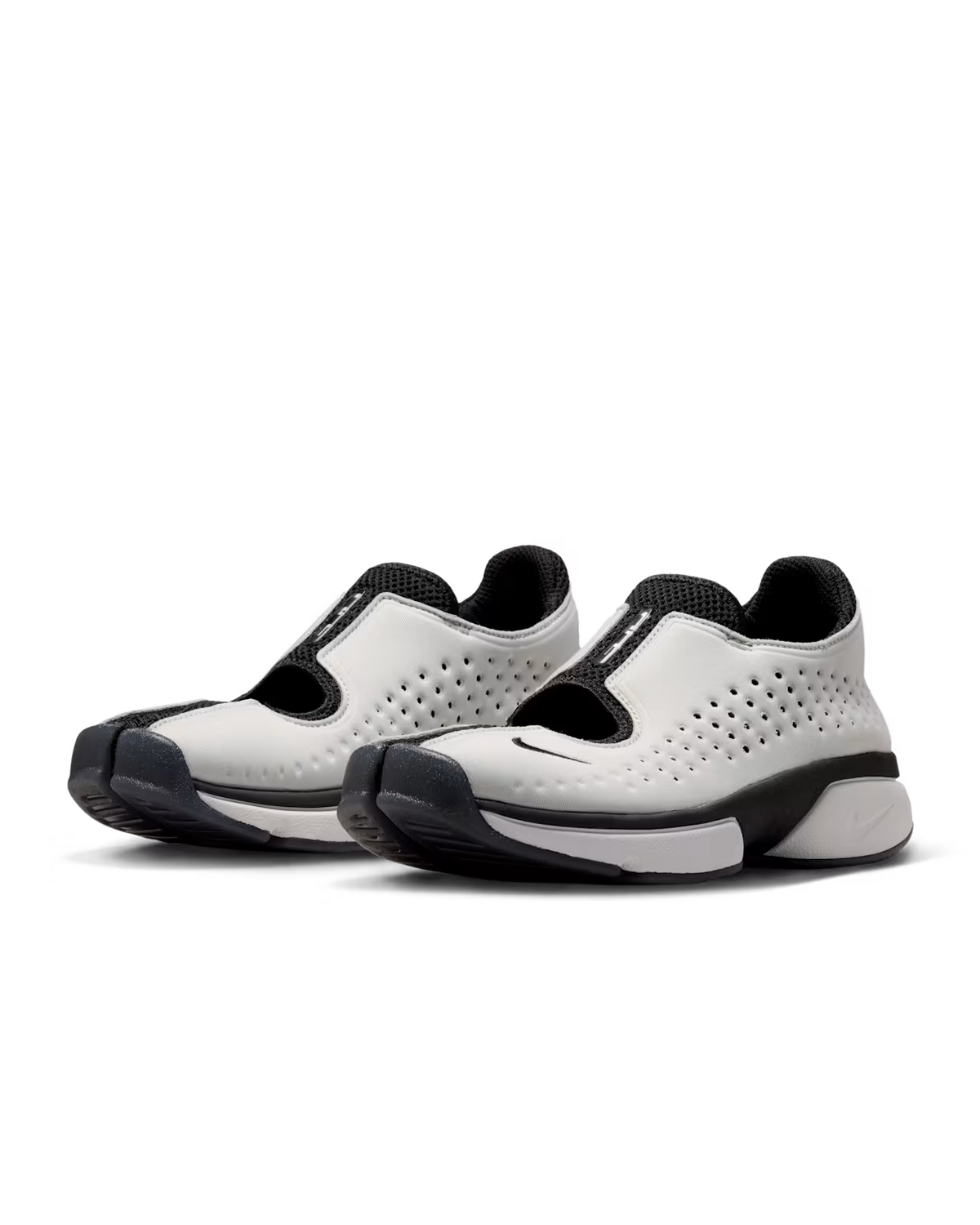 IQ8006-003 NIKE RIFT 2 (Women's)