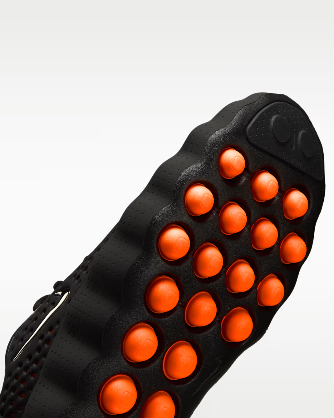 HQ4310-001 Nike Mind 002 Black/Hyper Crimson (Women's)