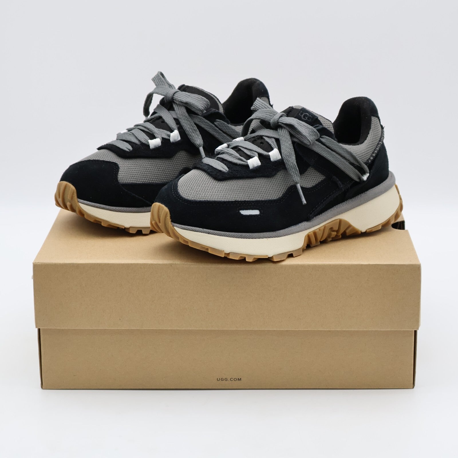 1167491-BLK UGG RETROFI LOW BLACK (Women's)