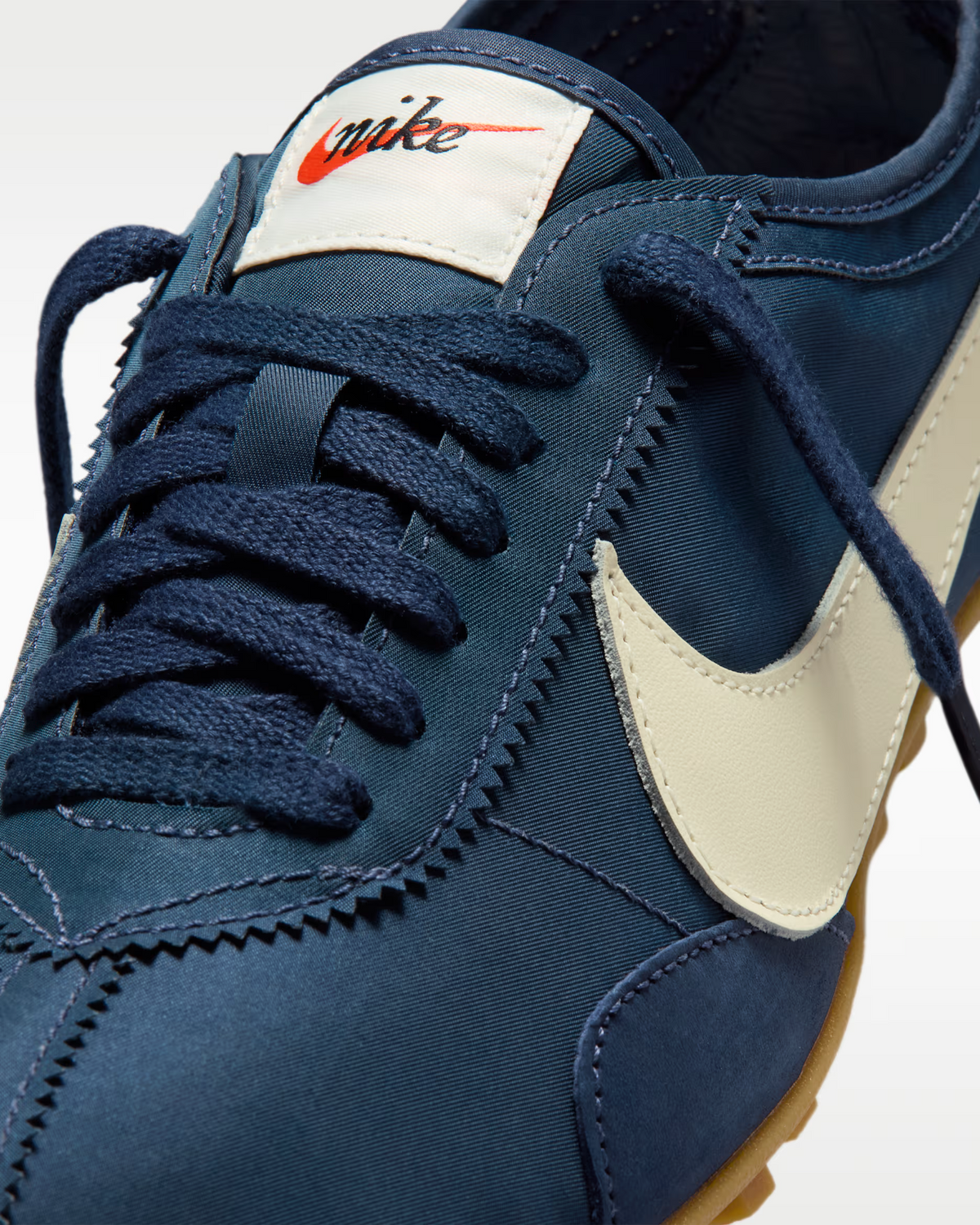IW0955-400 Nike Moon Shoe OG "Midnight Navy" (Women's)