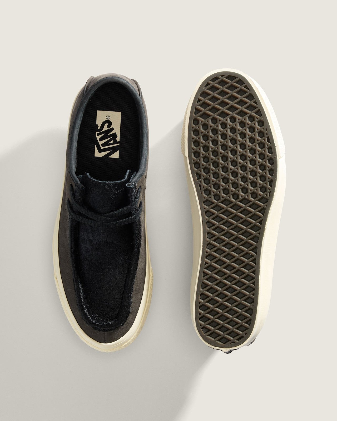 VN000Z3XGBA VN000Z3XGBA Vans Premium SF Moc Low Pony Hair Black (Men's)