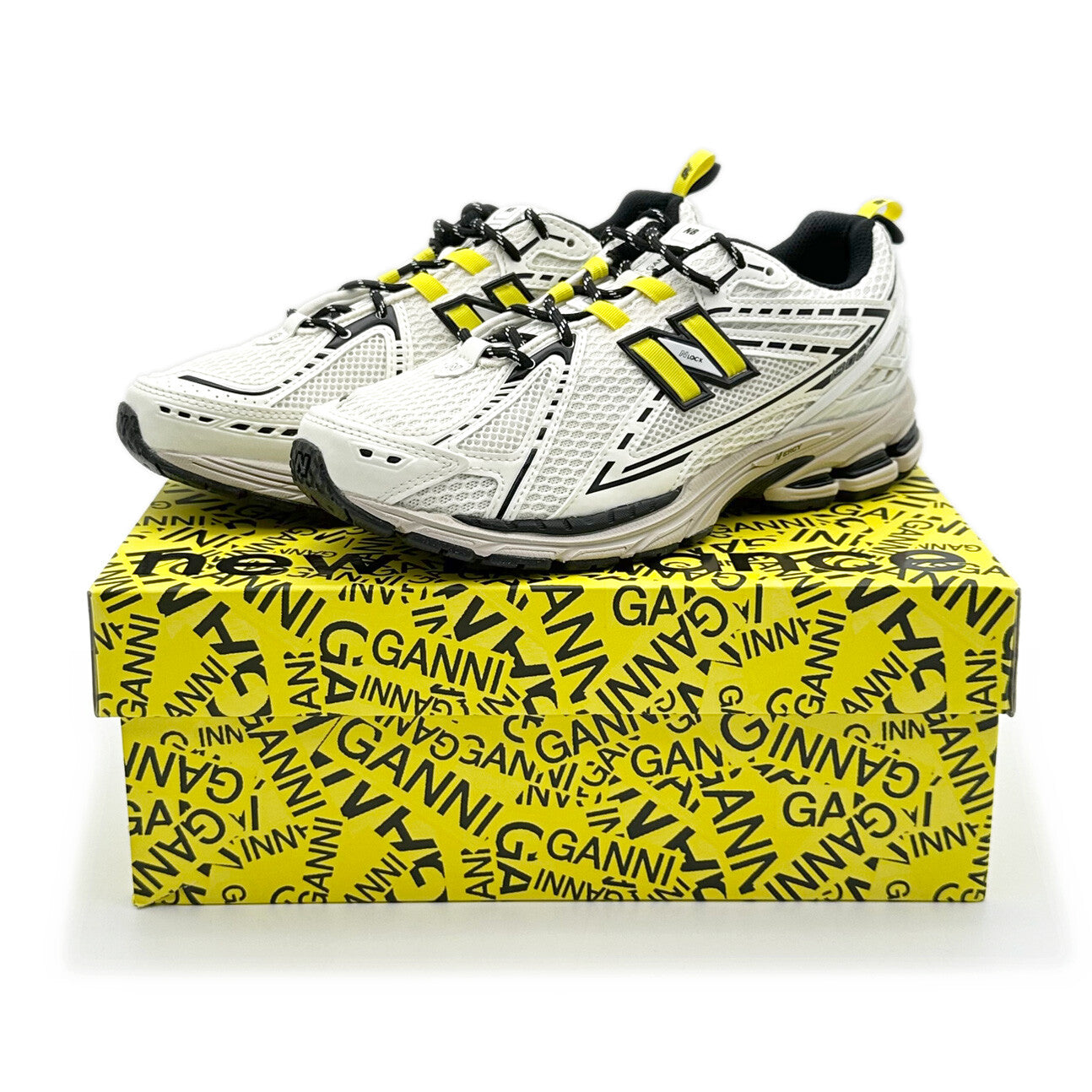 M1906RGG GANNI Ã New Balance 1906R Off White (Men's)