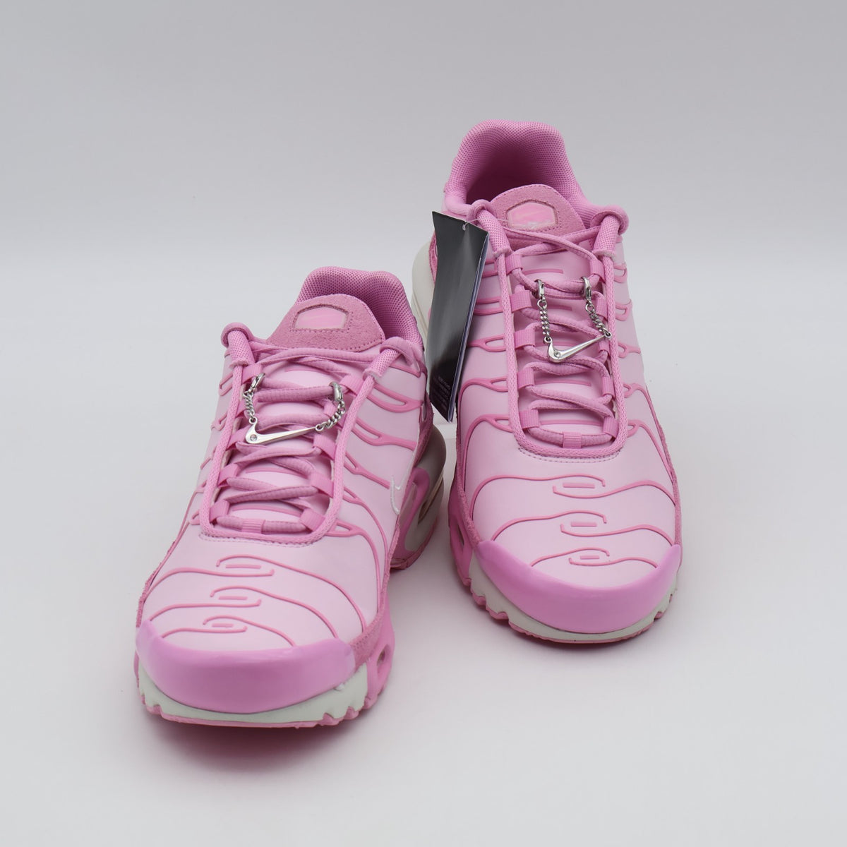 IV5286-600 Nike Air Max Plus "Pink Rise/Summit White" (Women's)