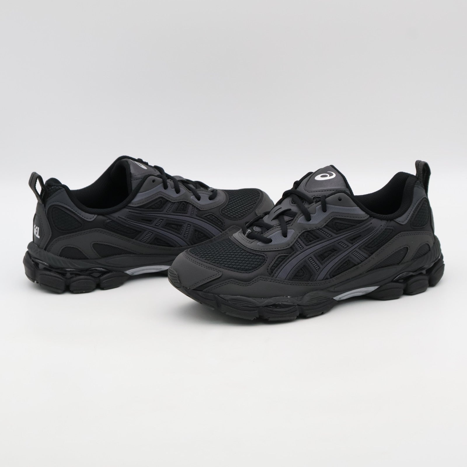 1203A735-001 asics GEL-NYC RGD Black Graphite Grey (Men's)