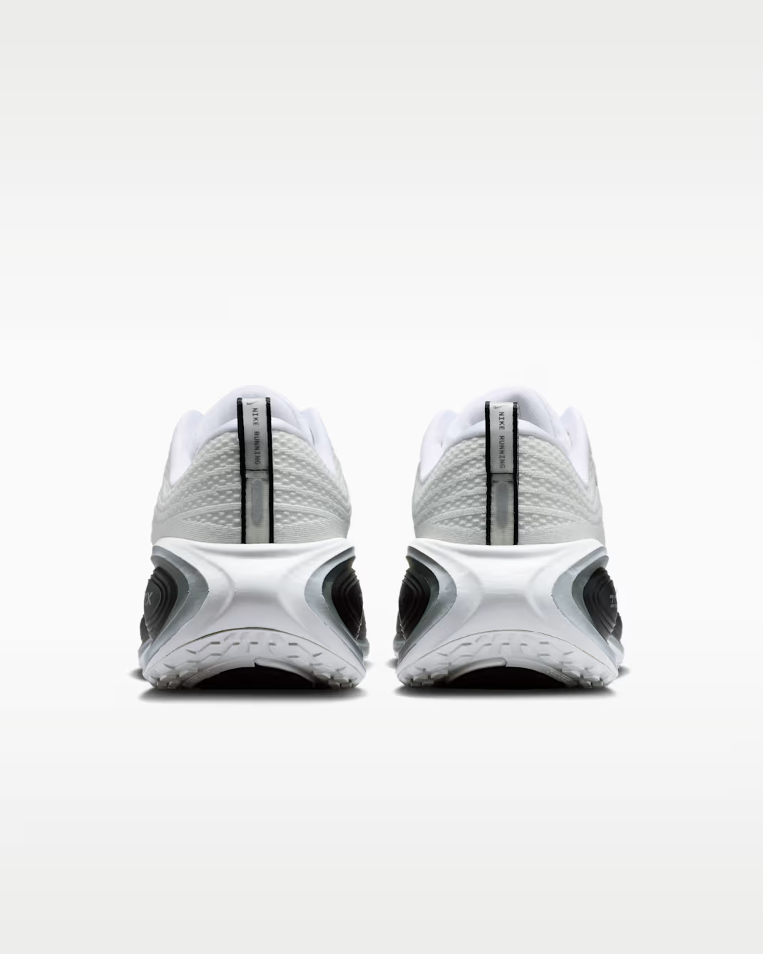 II7181-102 Nike Vomero Plus White Black (Men's)