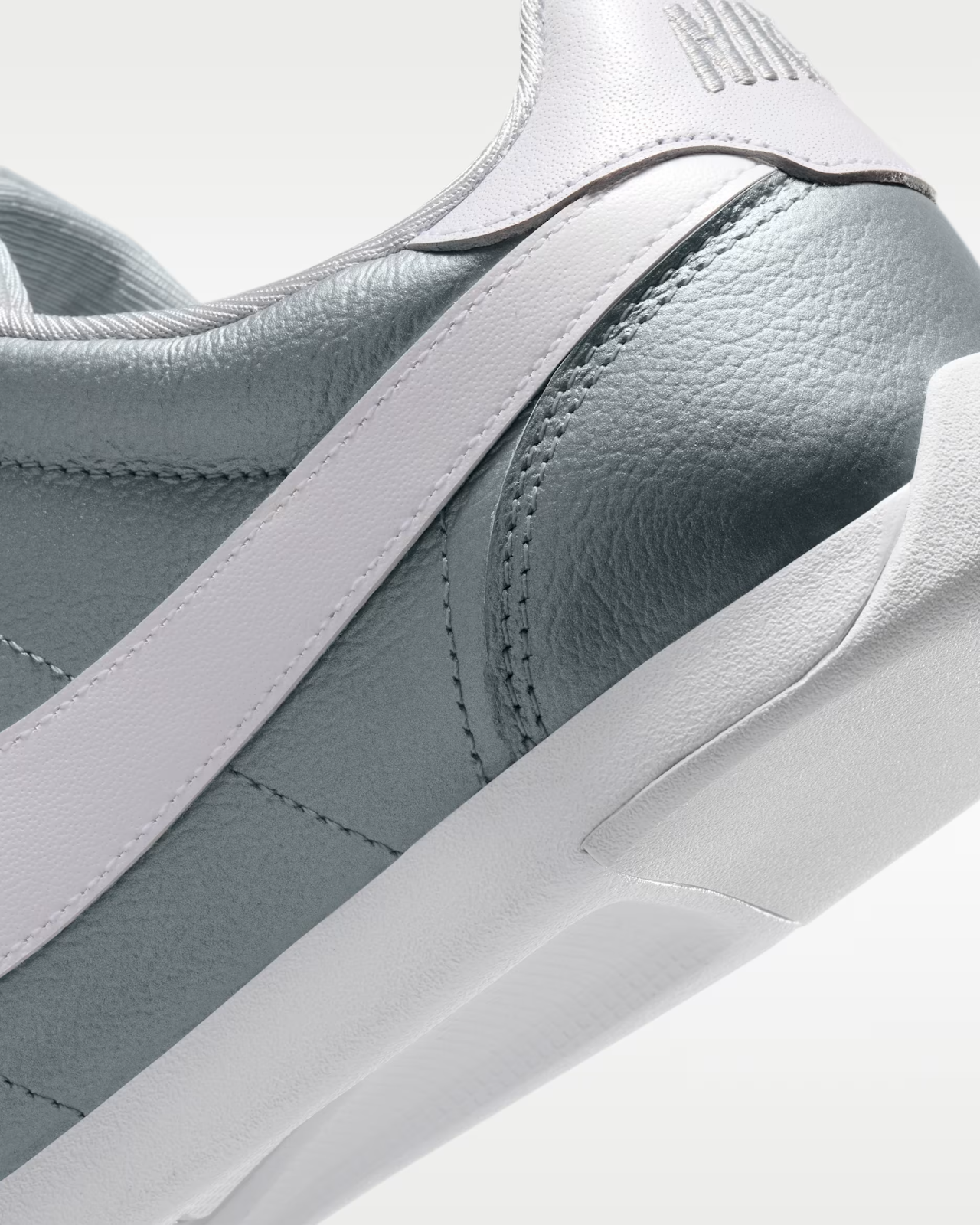 II6984-001 Nike Sprint Sister "Metallic Silver/White" (Women's)