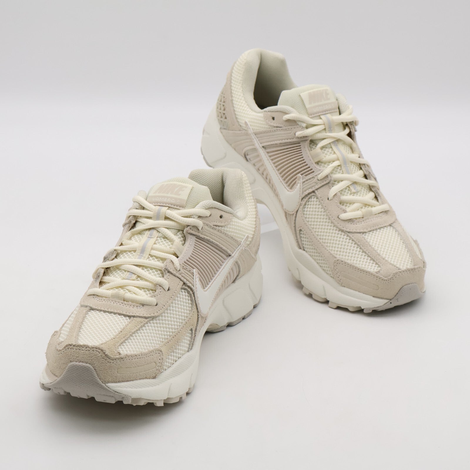 HF1553-100 Nike Vomero 5 Light Orewood brown (Men's)