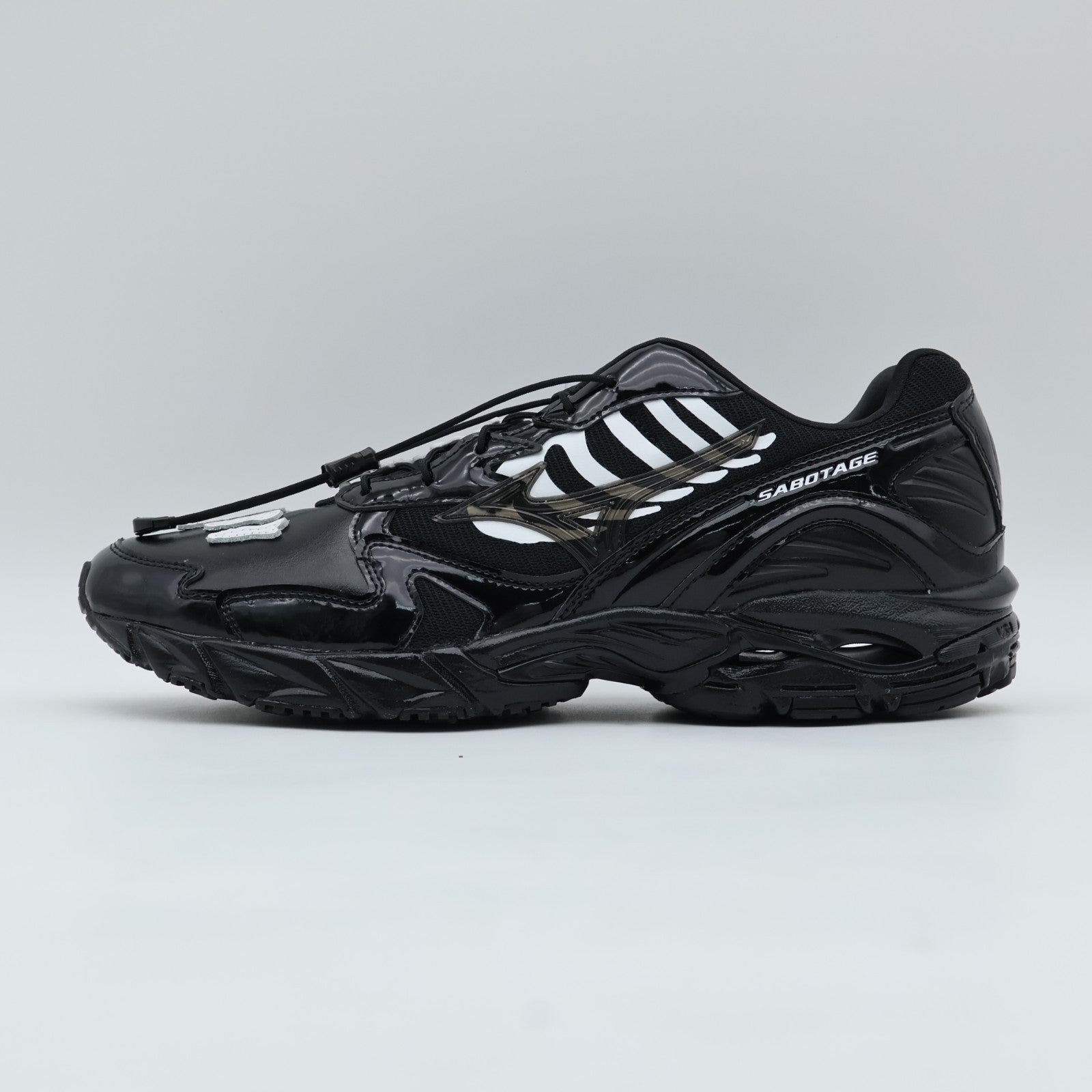 D1GD252601 SBTG Mizuno Wave Rider 10 Black Black White (Men's)