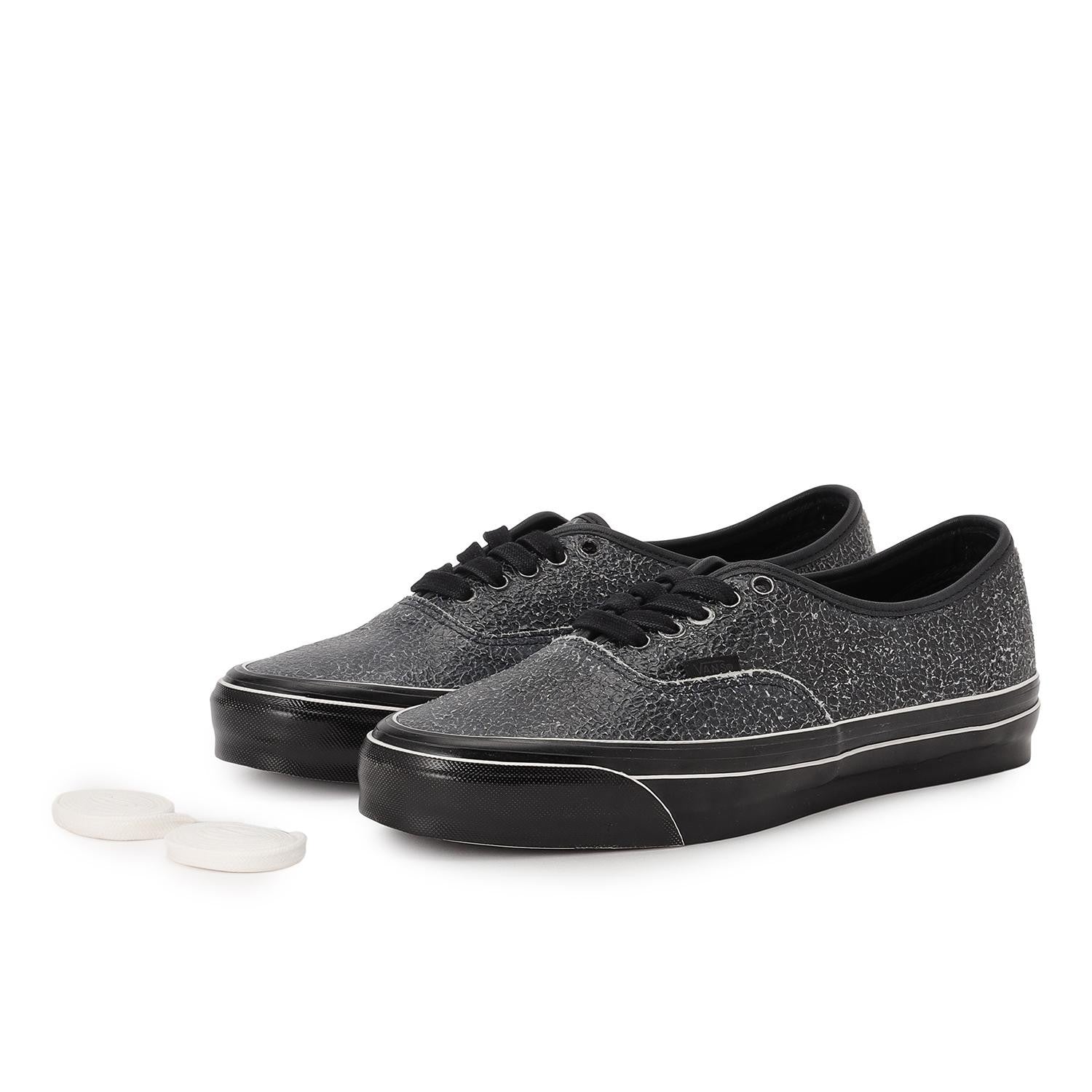 VN000D9NBKA Vans Premium Authentic "Overpaint Black"