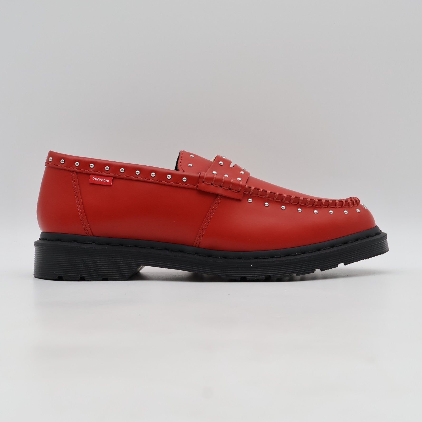 41873600 Supreme Ã Dr.Martens Studded Penton Loafer Red 25SS Week 13 (Men's)