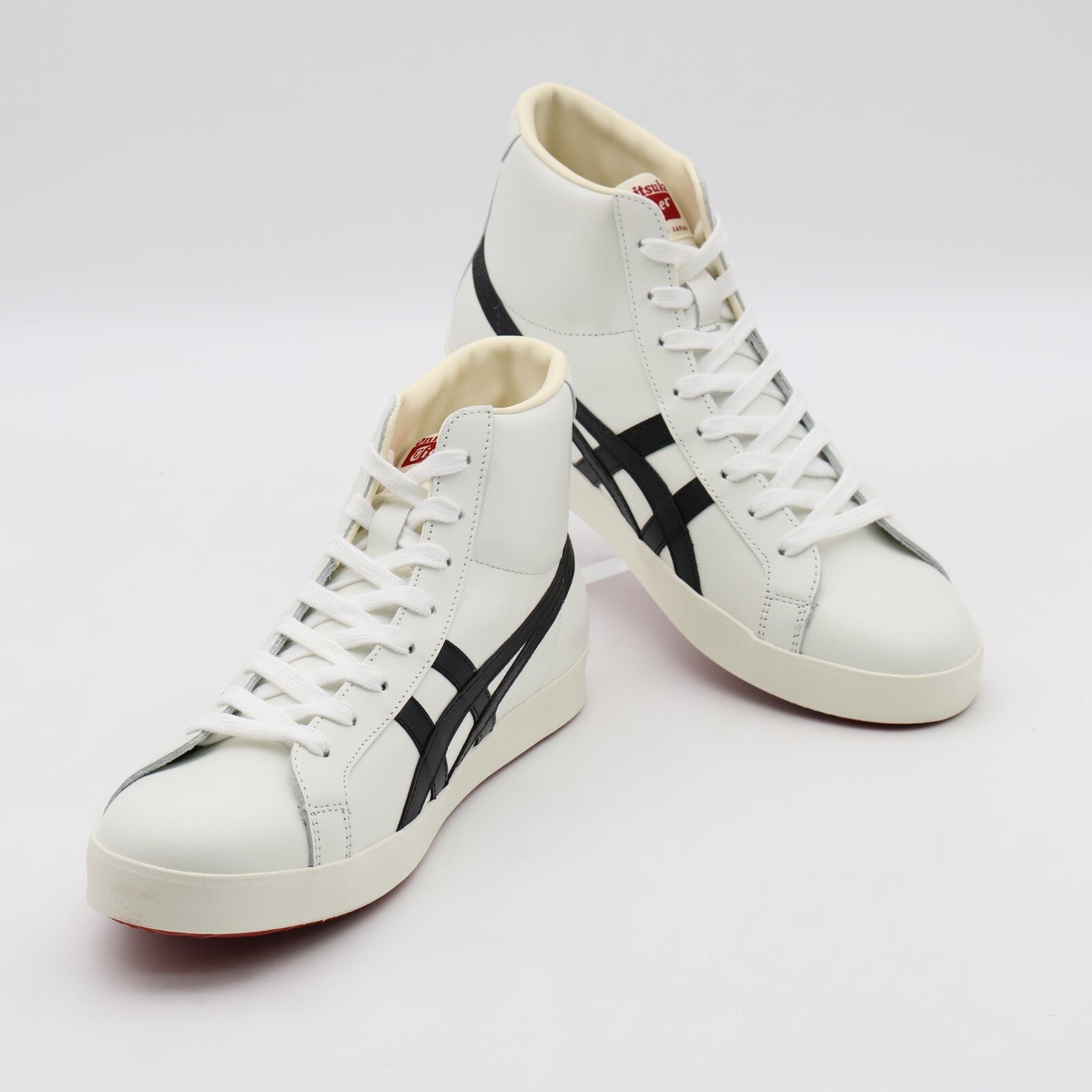 1183B439-101 Onitsuka Tiger Fabre Hi NM White Black (Men's)