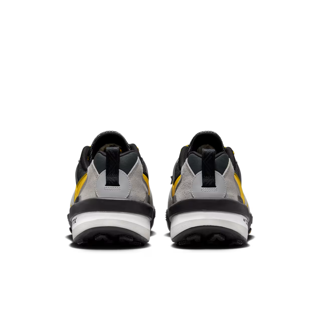 HQ8618-002 sacai Nike Zegamadome Matte Silver (Men's)