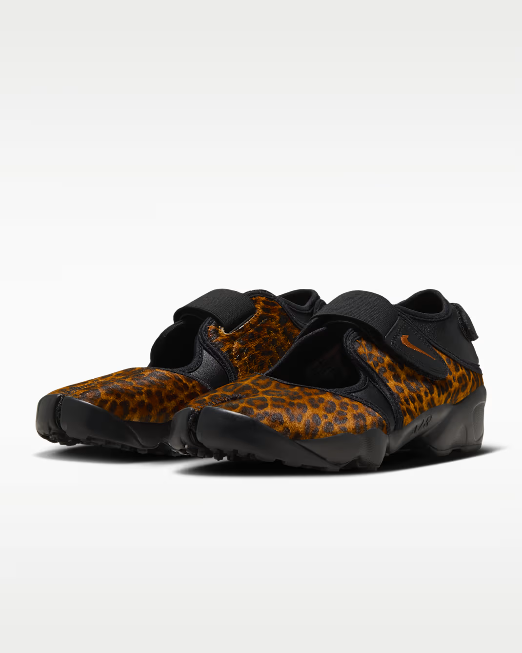 IO4884-002 Nike Air Rift "Black/Desert Ochre" (Women's)
