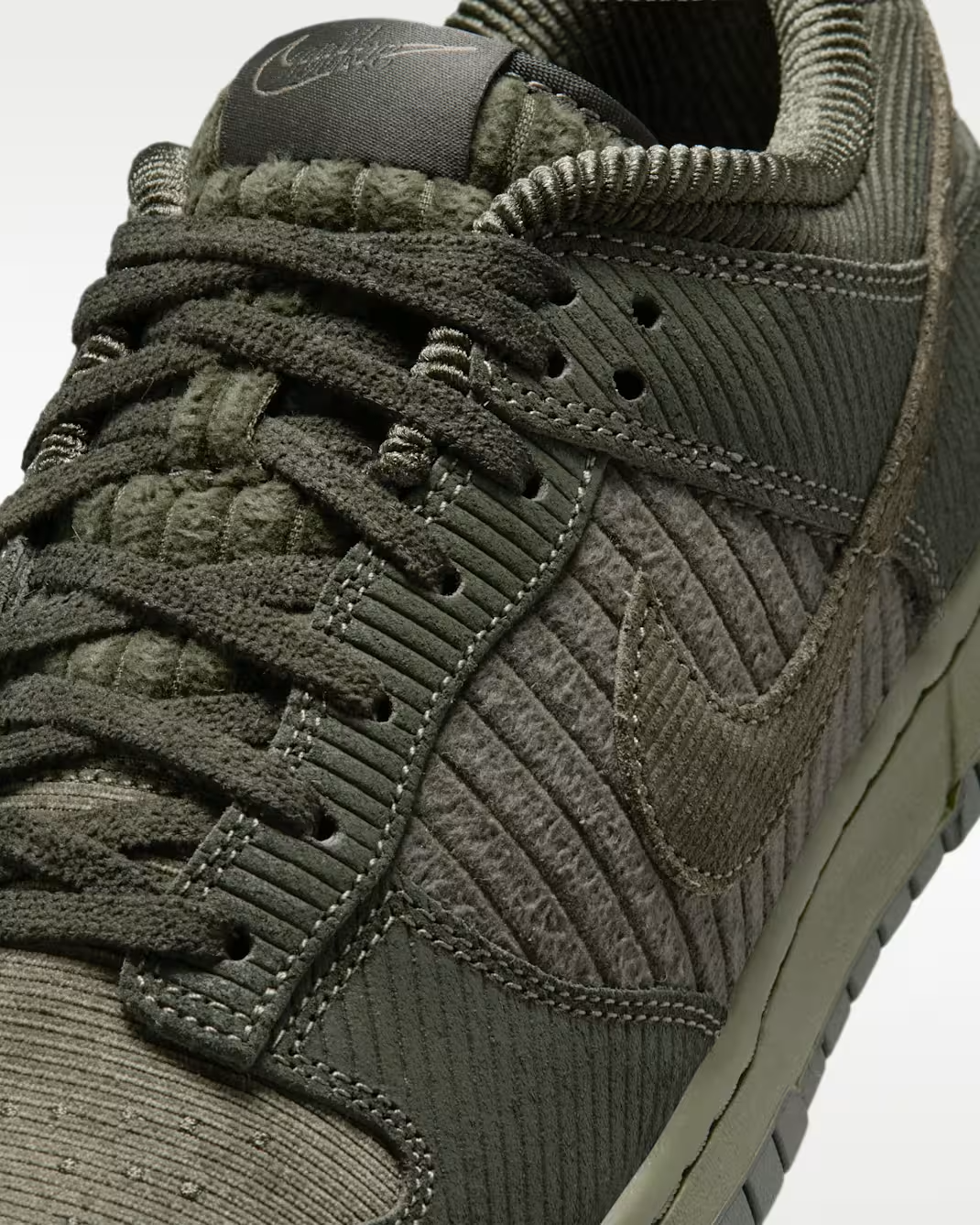 IB7746-300 Nike Dunk Low Retro PRM "Cargo Khaki/Medium Olive" (Men's)