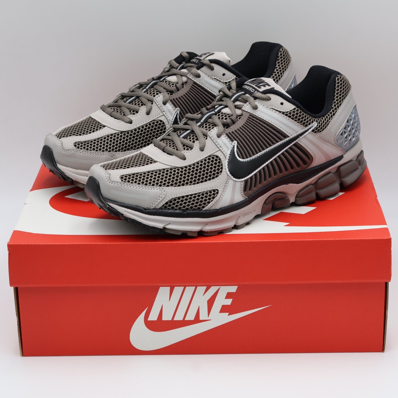 FB9149-005 Nike Zoom Vomero 5 Dark Violet Ore (Men's)