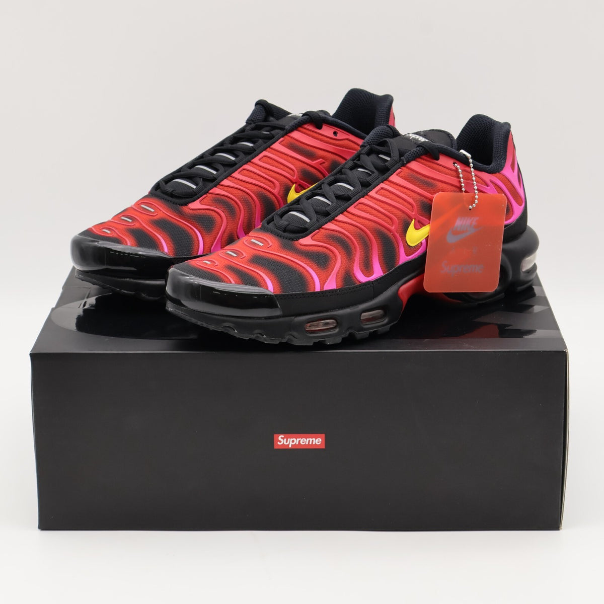 DA1472-600 Nike Air Max Plus TN Supreme University Red Black Fire Pink Maize