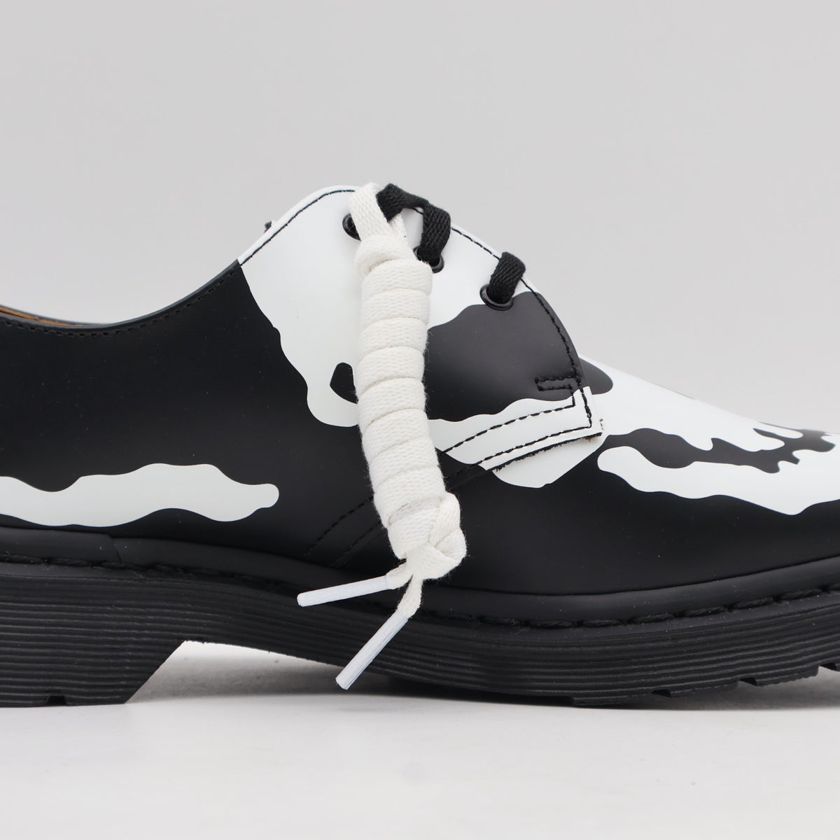 42936001 Supreme Dr.Martens 1461 Skull 3 Eye Shoe Black White (25FW Week14) (Men